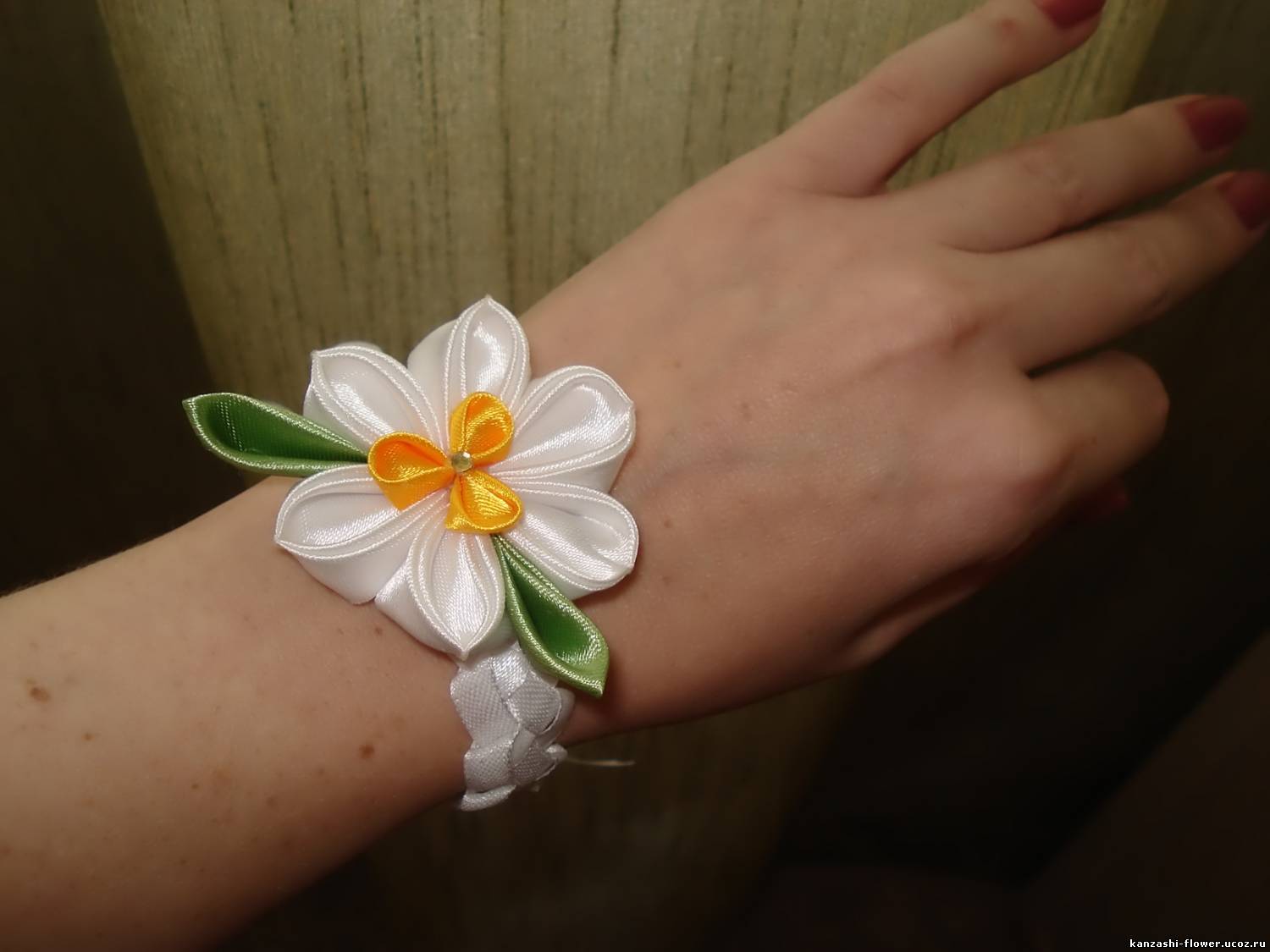 Цветы из лент (Kanzashi) в Красноярске